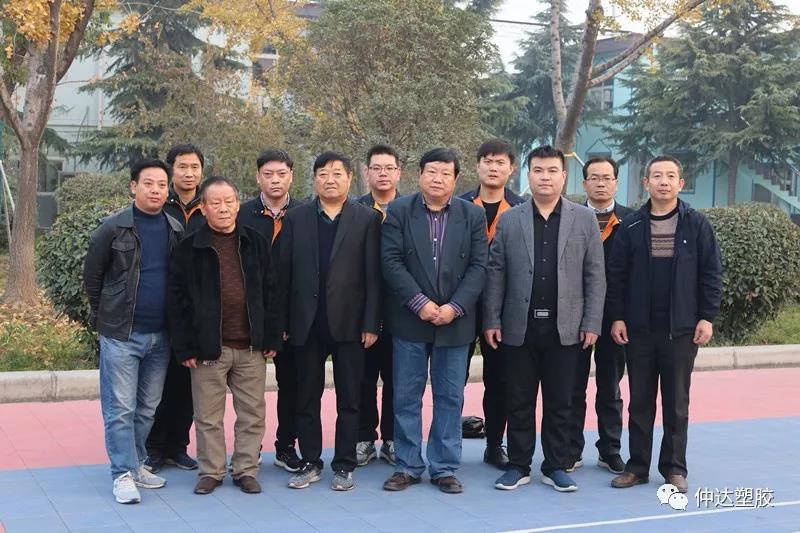 熱烈歡迎河南省塑料協(xié)會段同生會長一行蒞臨仲達塑膠考察指導(dǎo)工作！